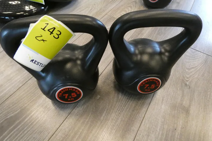 2x Trainhard Kettlebell, 7,5 kg, schwarz